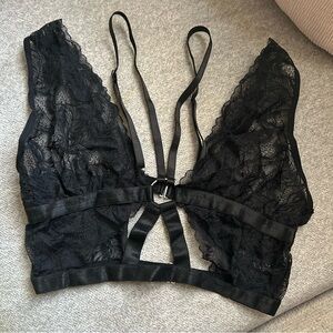 Chic Black Lace Strappy Bralette
